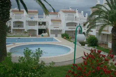 Image de Appartement en rez de chaussée, parking privé et piscine dans résidence ferméé.
