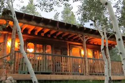 Image de Quintessential, Box Creek Cabin à la base du mont Elbert / Idéal famille Basecamp!