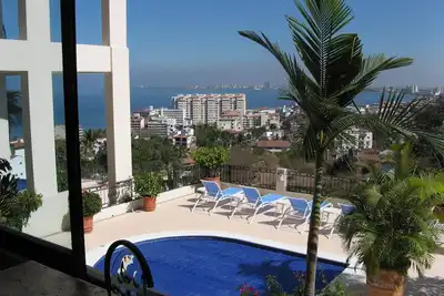Image de Luxury 2 Br Condo, Great View, designer de meubles, proximité de la plage