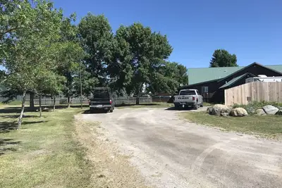 Image de Somers Kalispell Cabine au rez-de-chaussée 2 chambres 1 1\/2 salle de bain pour location de vacances
