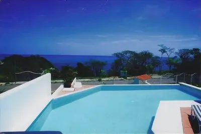 Image de Huatulco-Villa Azomalli-4 Suite Ocean View Villa avec chef et personnel.