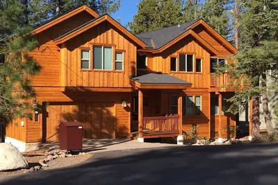 Image de Luxe Tahoe Vista / Kings Beach Maison de vacances / location de ski disponible