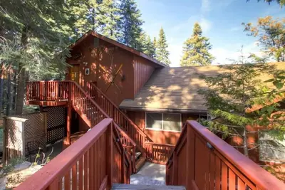 Image de Mignon, confortable et charmant, ce chalet de montagne en duplex sur deux niveaux offre une jolie vue alpin. . .
