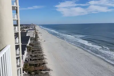 Image de Magnifique condo en bord de mer dans One Ocean Place Garden City, Sc récemment rénové