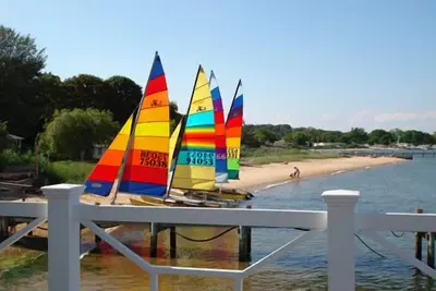 Image de Hamptons Waterfront avec plage privée et piscine