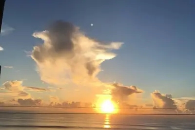 Image de Condo face à l'océan avec vue directe sur l'océan dans le calme d'Ormond par la mer