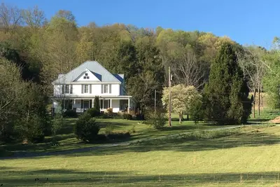 Image de Damascus, Va - Ferme 3 Br près de la ville, Creeper Trail, & River!