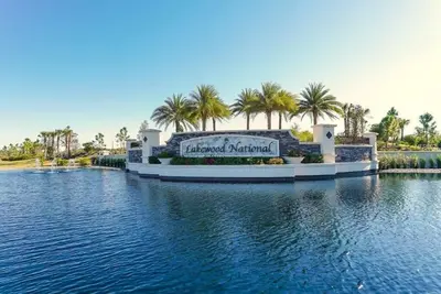 Image de Nouveau Condo À Lakewood National Golf & Country Club Et Court Drive To Beaches