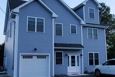 Image de 40 Daytona Ave. Nouvelle construction<br>Courte distance en voiture des plages! 5 chambres