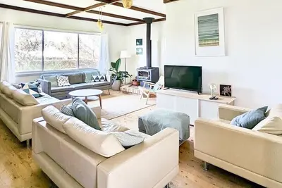 Image de The Swan House - 5 chambres Beachouse