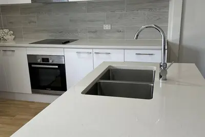Image de Lakeside chalet Swansea