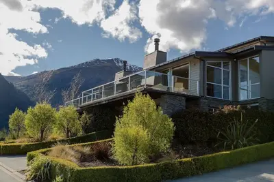 Image de Lake View Villa - emplacement fantastique et belle maison