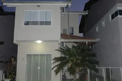 Image de Belle maison de ville dans une communauté fermée, avec plus de sécurité, endroit calme