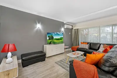 Image de Smugglers On The Bedroom Apartment Beach 1
