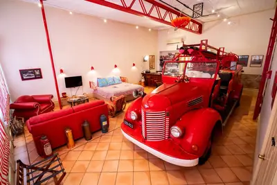 Image de Fire Station Inn - Suite Fire Engine avec Spa