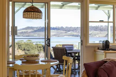 Image de Olive's Cottage: Superbes vues sur la rivière Tamar
