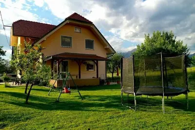 Image de Appartement Valant-Belle et calme nature
