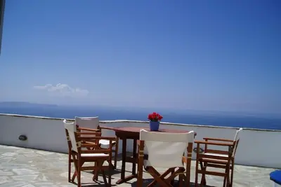 Image de Charmante maison typique des Cyclades avec une vue imprenable sur la mer