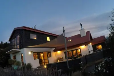 Image de 4 chambres, 4. 5 Salles De Bains, Piscine Spa, Wi-Fi, Sky Tv