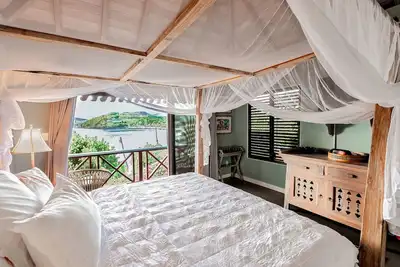 Image de 2 lits, A \/ C, Amazing Views, Sandy Galleon Beach, English Harbour, Wifi, Tv