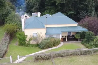 Image de Tolka - une ferme traditionnelle près de la rivière
