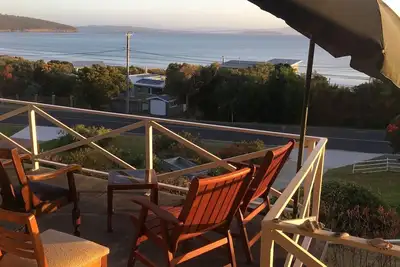 Image de Surf Beach House - Park Beach - vue imprenable, soleil et surf. Marcher jusqu'Ă la plage.