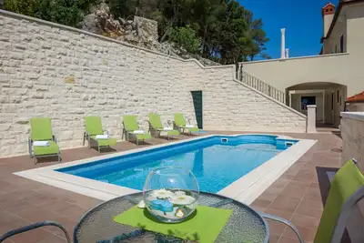 Image de Appartement Moderne Avec Une Piscine Dans Le Centre Ville De Hvar