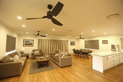 Elm Cottage Pet Friendly Retreat