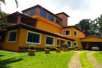 Shalom Adonai Finca