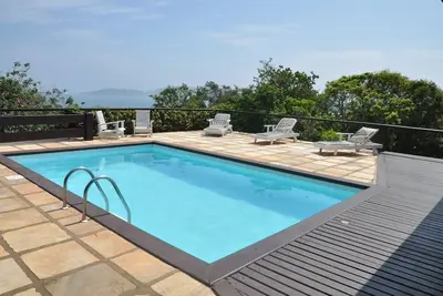 Image de Belle villa avec vue sur la mer
