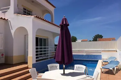 Image de 187 M² Maison avec piscine - Climatisation à côté des plages