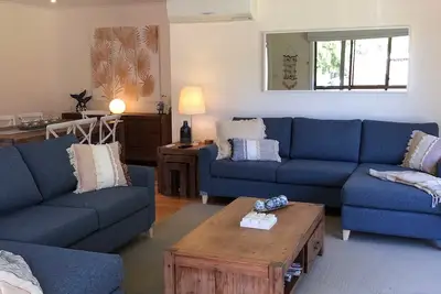 Image de By The Bay - Blairgowrie