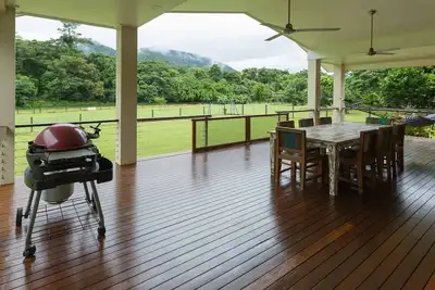 Image de La Maison: Une Escalade Paisible