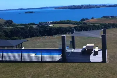 Image de Parkpoint Retreat- 6 acres, piscine chauffée andamp; Spa
