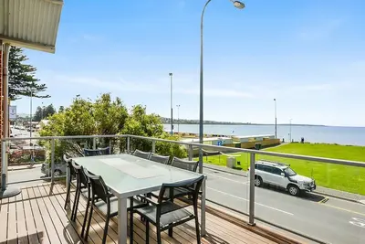 Image de Superbe maison de ville avec vue sur la mer!