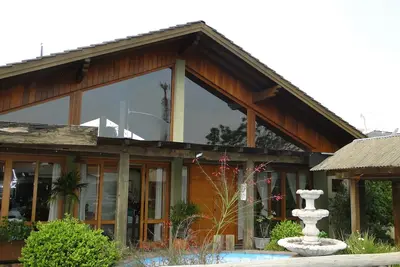 Image de Maison pelouse avec 5 suites