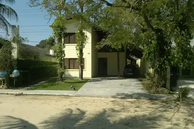 Image de Maison confortable pouvant accueillir jusqu'à 13 personnes - 4 suites