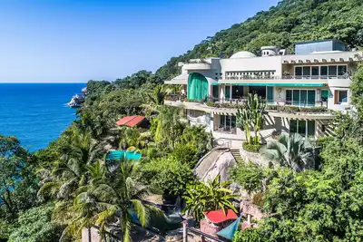 Image de Belle plage façade Villa à louer. Exceptionnel, élégant et luxueux
