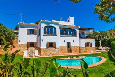 Image de Nouveau! Super endroit. Marcher jusqu'à la plage. Découvrez votre maison de chez vous.