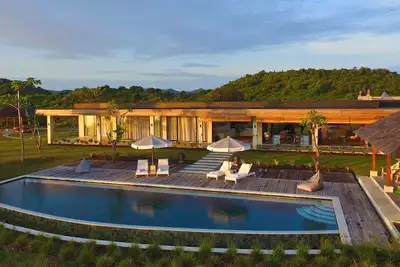 Image de Absolute Privacy 4 Bdrm Luxury Villa avec plage, piscine de 18 m vue sur l'océan à 360 degrés