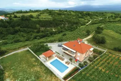 Image de Villa Duje - Détendez-vous au sommet de la colline