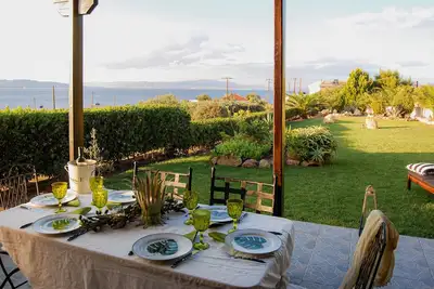 Image de * Jardin paradisiaque de la Marina, vue mer de luxe, à 2 minutes à pied de la mer.