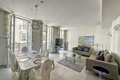 Image de Appartement moderne avec 3 chambres, 2 balcons, pour 6 personnes confortablement