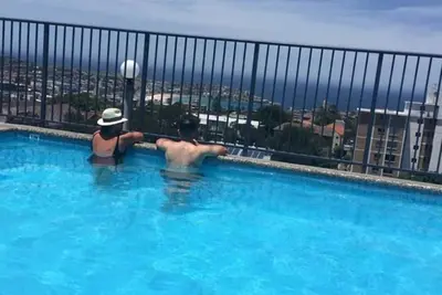 Image de Studio Sunny Bondi avec garage, balcon et piscine