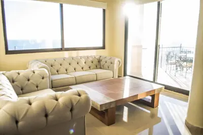 B1. Vue sur la mer + 3 chambres + espace social avec jacuzzi + plage privée + 6 personnes