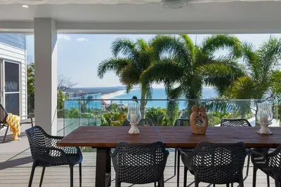Image de Ocean View Beach House - Grande maison de 5 chambres avec vue imprenable sur l'océan