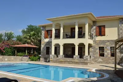 Image de Karya Villa avec un design luxueux