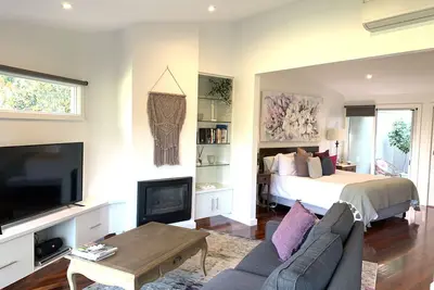 Image de Araluen Boutique Accommodation - Hilltop Spa Villa 2
