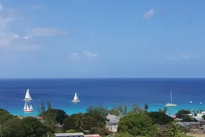 Image de Alamanda Sea View Apartment - Spectaculaire Ocean View Retreat Ac \/ Wi-Fi, CableTV