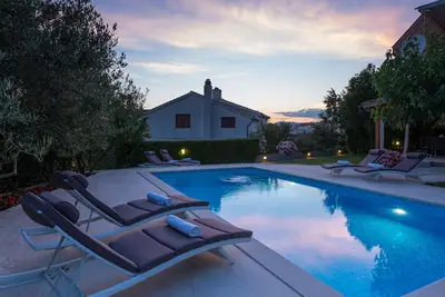Apartmani Sara & Nino avec piscine # 1